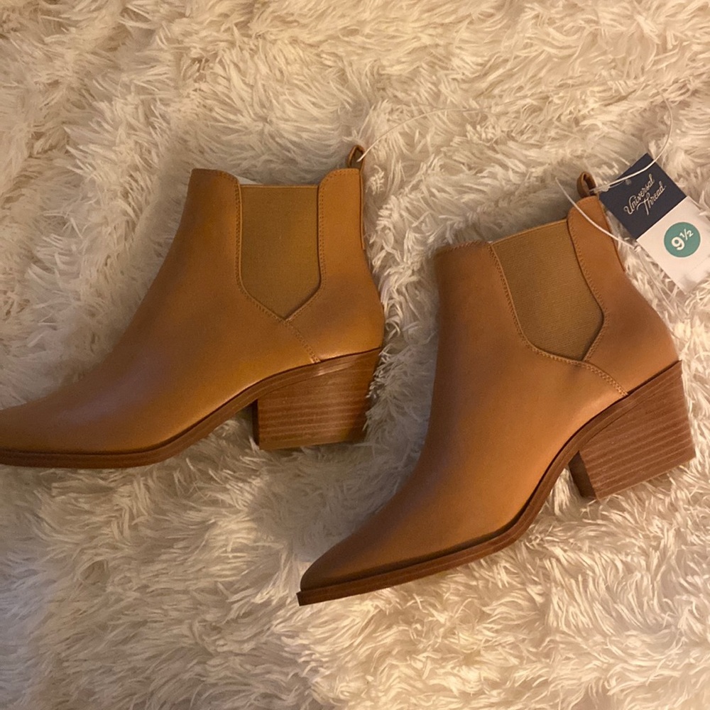 Universal Thread Boots